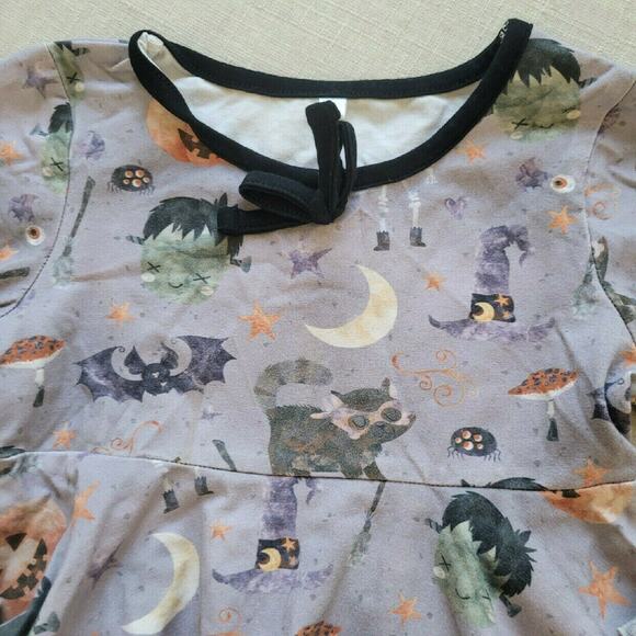 Bella & Omi Halloween Tunic Playset - Picture 3 of 12